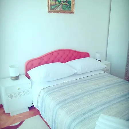 Flora Apartment