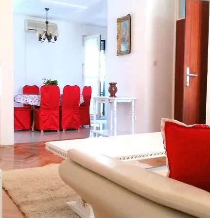 Flora Apartment Split