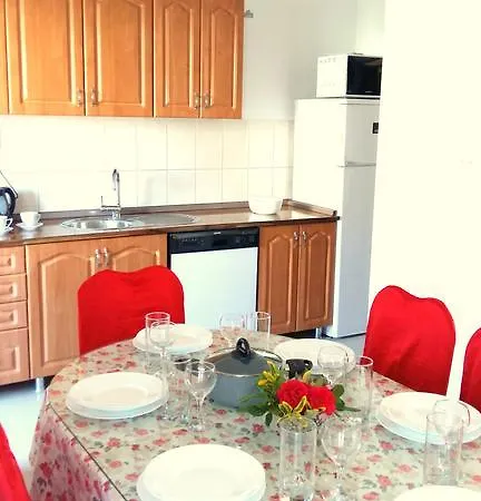 Flora Apartment