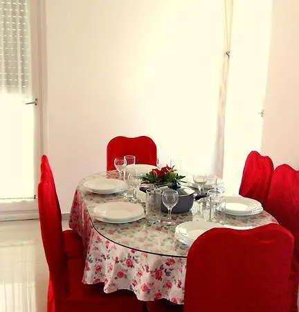 Flora Apartment *
